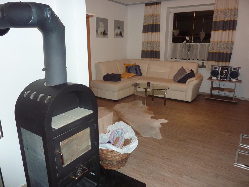 Ferienwohnung Blick auf die Buchensteinerwand Hochfilzen Exterior foto